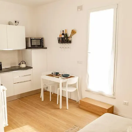 Apartment Apulialux Penthouse & Garden Con Spa In Centro Bari